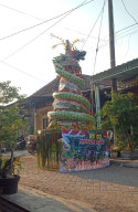 Desa Dapet Gelar Sedekah Bumi, Puluhan Tumpeng Dihiasi dengan Bendera Merah Putih 100 Meter 