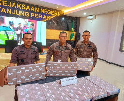 Kejari Tanjung Perak Terima Pengembalian Kerugian Negara Sebesar Rp 7,5 Miliar