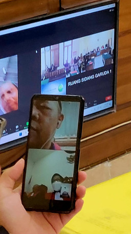 PERINTAH NAPI LAPAS BANYUWANGI AMBIL SABU 200 GRAM DI DENPASAR BALI, DI RANJAU DI JL. INDRAGIRI DAN JL. JAMBI SURABAYA, TERDAKWA DIDIK HERU PURNOMO DAN GATOT PR
