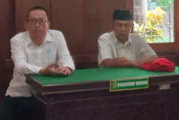 Komisaris dan Direktur PT BSS Sekongkol Tipu PT Betjik Djojo Surabaya Rp12 Miliar, Terdakwa Rois Paundra dan Hariyadi Dihukum 2 Tahun Penjara