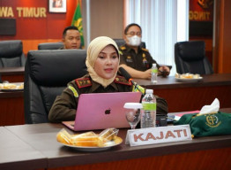 CAPAIAN KINERJA KEJAKSAAN TINGGI JAWA TIMUR TAHUN 2023, SELAMATKAN UANG NEGARA Rp.8,6 TRILIUN DAN HENTIKAN PENUNTUTAN RESTORATIF 299 PERKARA