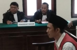 MENYIMPAN INEK DALAM SAKU CELANA, ABDUL ROUF DI BUI