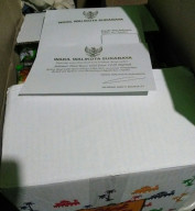 Wawali Surabaya Beri Bingkisan Lebaran Pada Ketua RW se Surabaya.