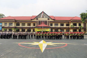 Kapolres Pasuruan Beri Reward Pada Anggota Berprestasi.