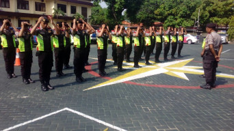 Sat Shabara Polres Pasuruan Giat Baris Berbaris.