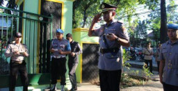 HUT Bhayangkara, Polres Pasuruan Upacara Bendera di Taman Makam Pahlawan