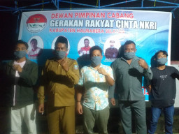 DPC Gercin Bagikan Masker di Desa Nondang-Maluku Utara
