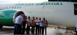 PESAWAT CARGO JAYAWIJAYA DIRGANTARA SIAP LAYANI INDONESIA  TIMUR &amp; INDONESIA TENGAH 
