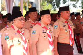 Kapolres Gresik Hadiri Peringatan Hari Pramuka Ke 62 di Halaman Kantor Bupati Gresik