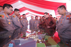 Kapolres Gresik Dampingi Kapolda Jatim Groundbreaking Pembangunan Polres Kawasan di KEK JIIPE Gresik