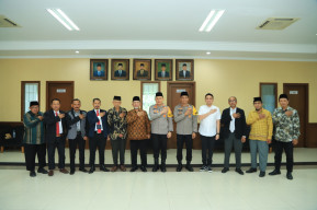 Kompak, Kapolres Gresik Gandeng Tokoh Agama Jaga Pemilu Damai 2024