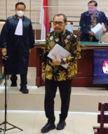 TERBUKTI KORUPSI, SAHAT SIMANJUNTAK DITUNTUT JAKSA KPK 12 TAHUN BUI, BAYAR UANG PENGGANTI Rp 39,5 MILIAR