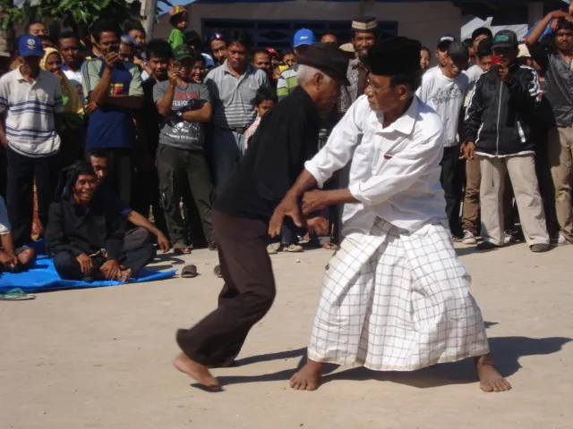 Atraksi Honaria Pangaru  Gambaran Keanekaragaman Budaya Pulau Bonerate