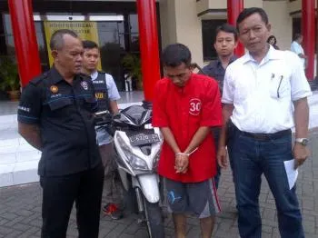 Nikmati Tubuhnya, Rampas Hartanya, Akhirnya Masuk Tahanan