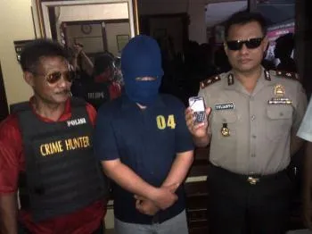 Sutradara Film Dewasa di Tahan Polsek Sukomanunggal.