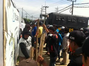 AHLI WARIS KEMBALI PATOKI LAHAN PT. BUMI BENOWO SUKSES SEJAHTERA