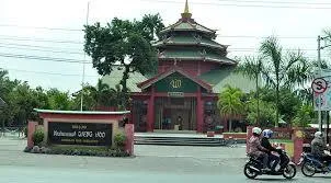  Masjid Cheng Hoo Pandaan, Antara Sholat dan Istirahat.