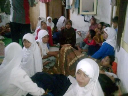 Puluhan Siswa  MTs Nurul Hidayah Kesurupan Jin Perempuan