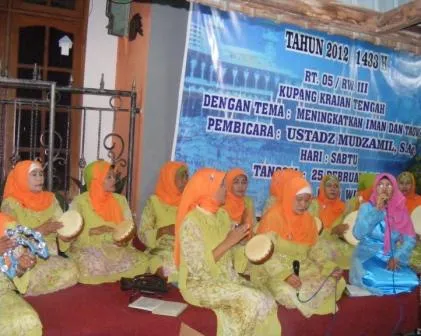 Peringatan Maulid Nabi di RT 05 RW III Kupang Krajan Dengan Tema Tingkatkan Iman dan Taqwa 