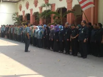 PN Surabaya Gelar Apel Komitmen Pengabdian Pada Masyarakat Pencari Keadilan