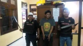 Simpan 2 Golok, Salim Warga Tambak Dalam Di Bekuk Polisi