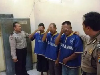 Pangkalan Judi Domino di Grebek Polres Pasuruan, 3 Pelaku Diamankan.