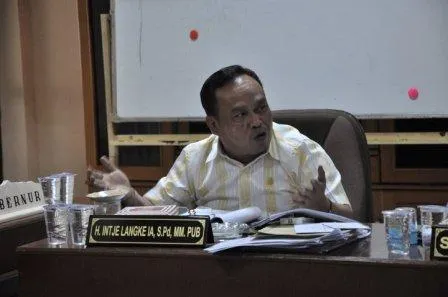  Masyarakat Desa Menara Indah Kecipratan Mesin Genzet Dari DPRD Provinsi Sulawesi-Selatan