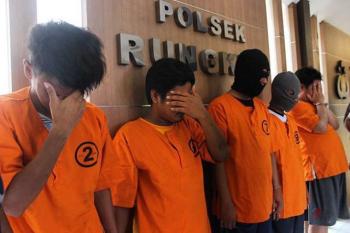 Adu Pintar BD Narkoba VS Polisi