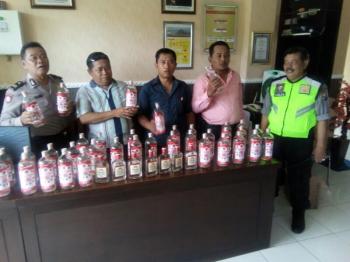 Polsek Bangil Sita Berbagai Jenis Minuman Keras