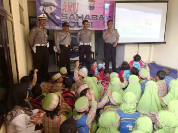 Polsek Beji Mendapat Kunjungan Dari 122 Murid-Murid Play Group Dan RA ISLAM 1