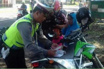 Tekan Angka Kecelakaan dan Kriminalitas, Satlantas Polres Bondowoso Gencar Lakukan Razia.  