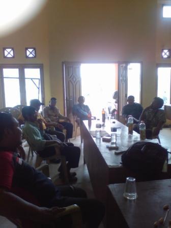 Garad Surati Polres Gresik, Minta Kades Kepatihan di Konfrontir Denga Warga Ngasinan 