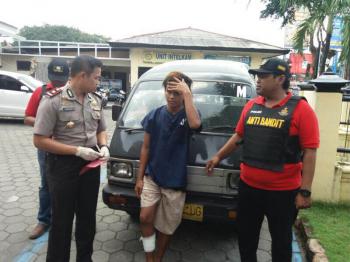 Butuh Uang Buat Makan, Pengangguran ini Nekat Curi Angkot
