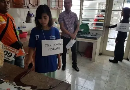 Polisi Gelar Rekontruksi Pembunuhan Asisten Rumah Tangga Di Kupang Indah.
