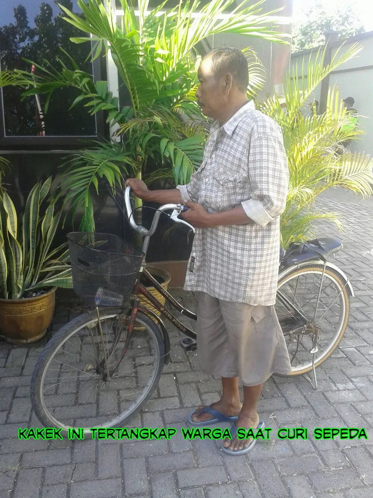 Pura-Pura Berdagang, Kakek 3 Cucu Curi Sepeda Angin.