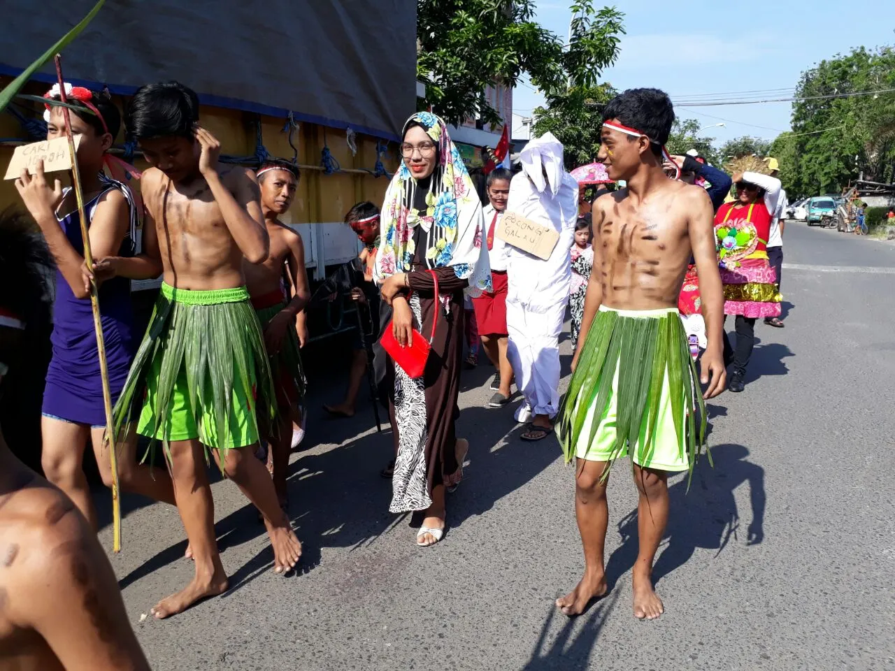 Meriahkan HUT Kemerdekaan RW 07 Dukuh Kupang Adakan Carnaval.