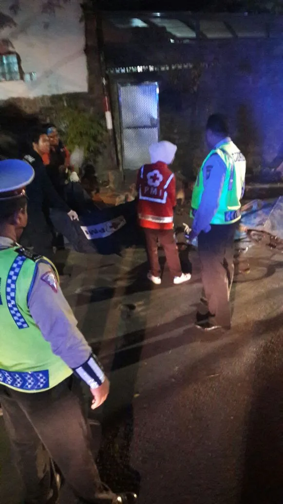 Seorang Pemulung Ditemukan Tewas Bersimbah Darah di Jl. Sono Indah.