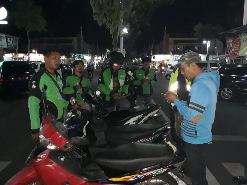 Parkir 20 Menit di Area G-walk, Sepeda Motor Driver Online Raib.