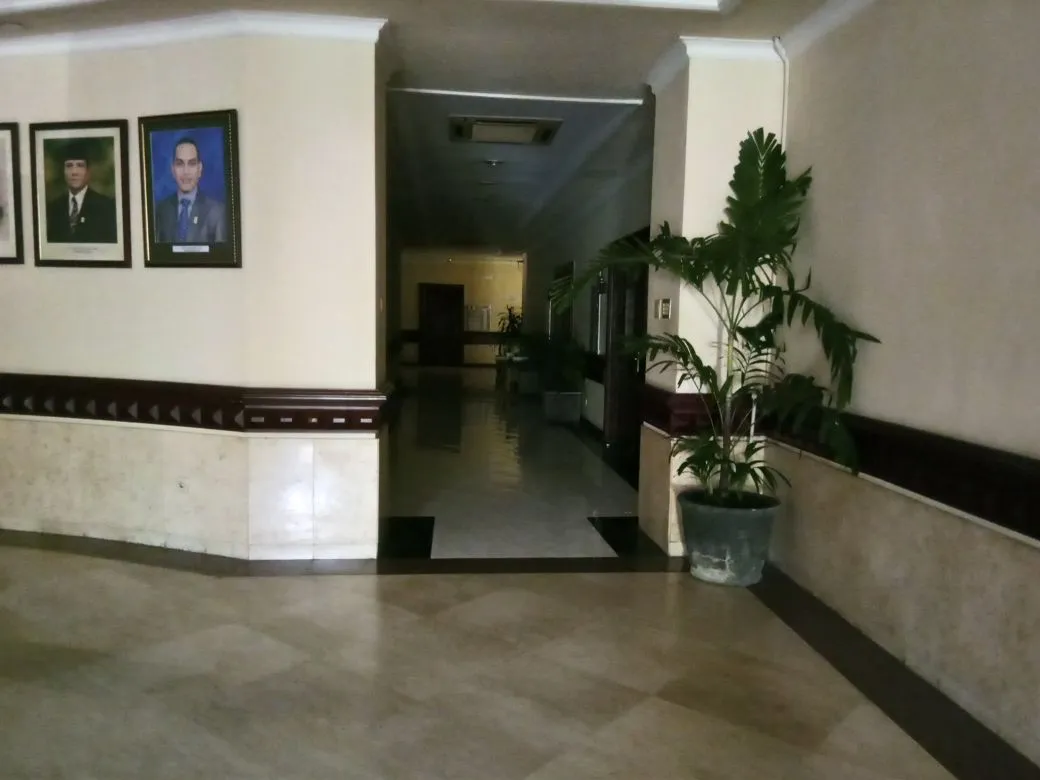 Gedung DPRD Kota Surabaya Mati Lampu di Siang Hari, Ada Apa Ini?