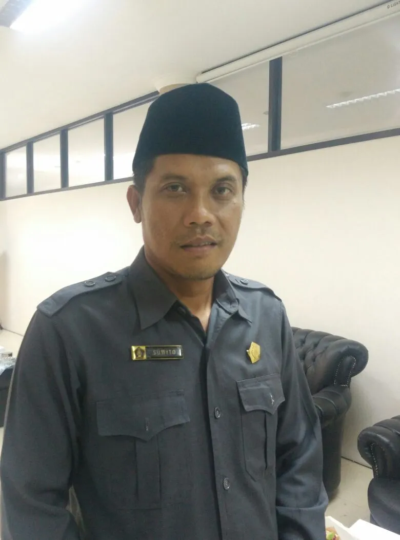 Bupati Blitar Serahkan Dokumen Pertanggungjawaban APBD 2017, Pada Pimpinan Dewan.