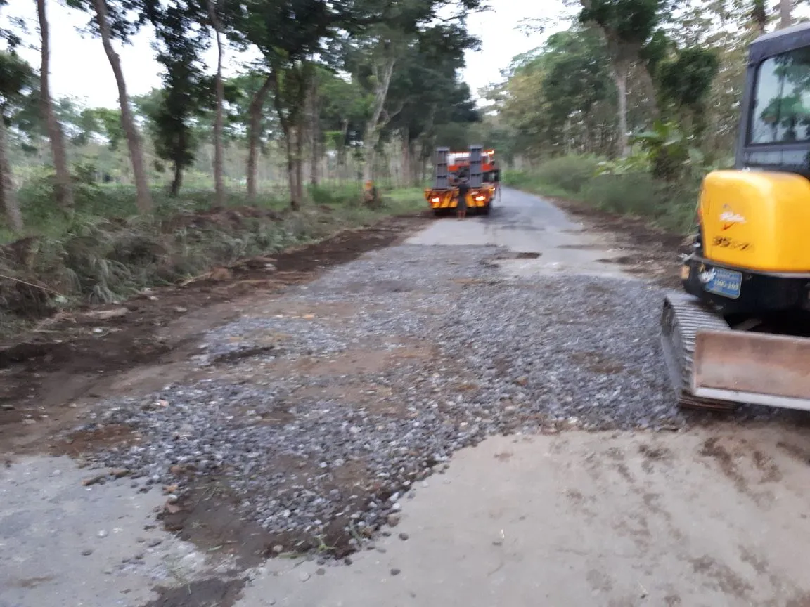Jalan Lodoyo - Kademangan Berlobang, PU PR Kab. Blitar Langsung Perbaiki.