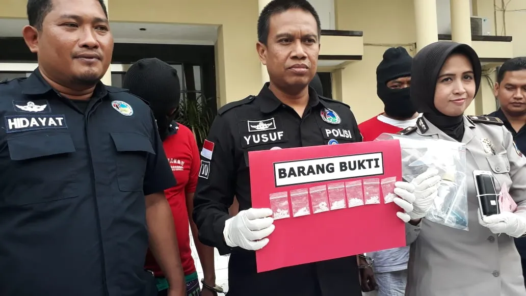 Pengedar dan Pemakai Sabu, di Tangkap Aparat.