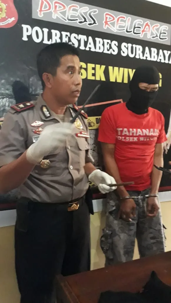 Spesialis Pembobol Rumah, Dibekuk Opsnal Polsek Wiyung.