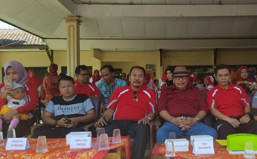 Peringati HUT RI ke 73, Ribuan Paud Tlogosari, Merahkan Jalan Pakisan.