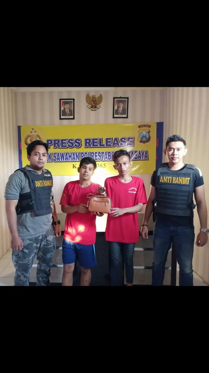 Polsek Sawahan Bekuk Residivis Perampas Tas.