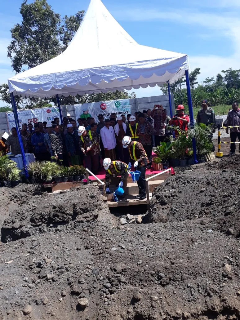 Sekdaprov dan Bupati Pasuruan Lakukan Ground Breaking Proyek Umbulan.