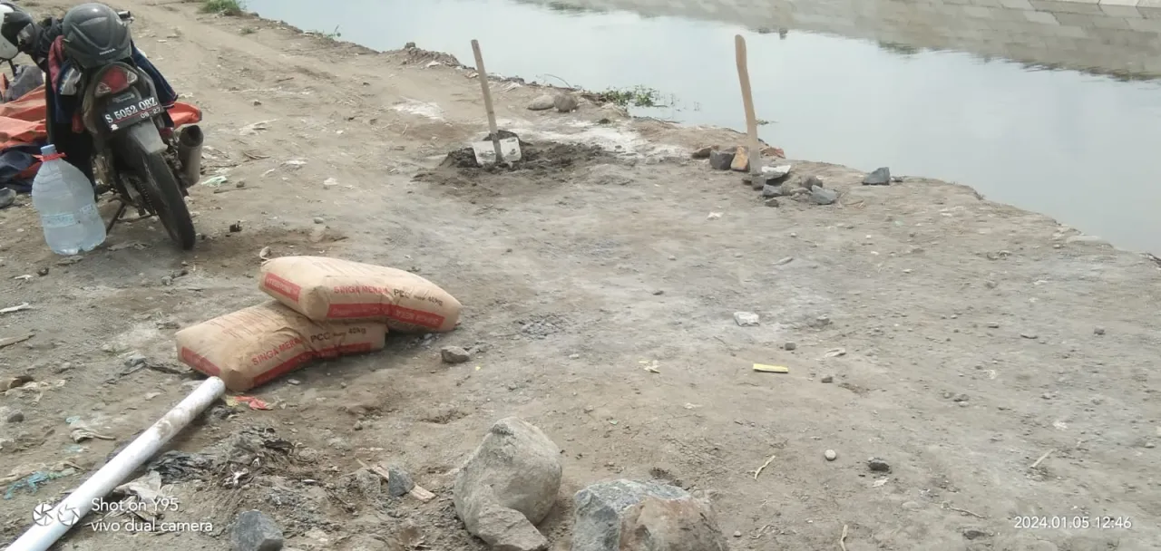 Rehabilitasi Jaringan Irigasi BBWS Brantas Rp57,7 M Bermasalah, Plengsengan Ambrol Diduga Kurangi Bahan Semen
