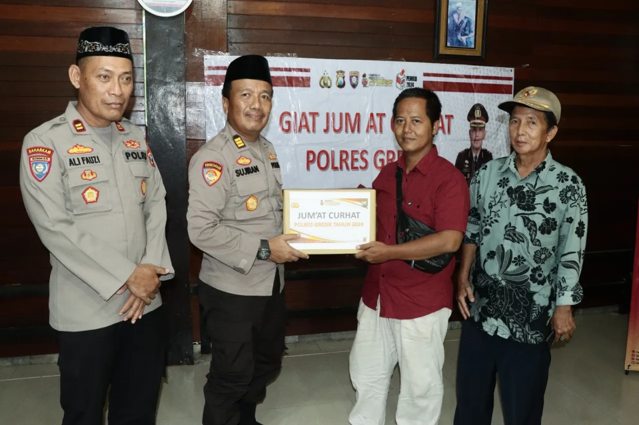 Jumat Curhat, Polres Gresik Mendengar Keluhan Warga Sunan Prapen Giri Kebomas