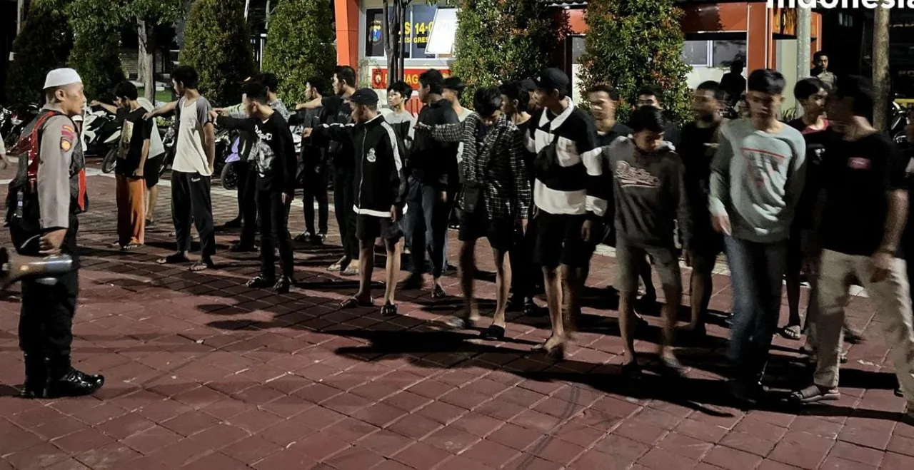 Patroli Sahur On The Road Polres Gresik, Gagalkan Aksi Balap Liar di Jalan Kartini