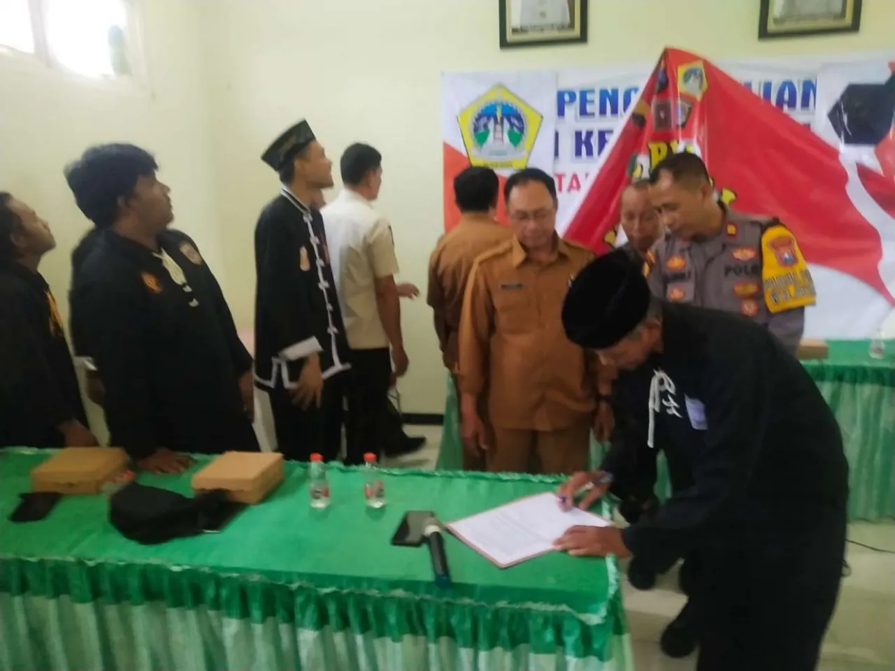 Polsek Benjeng Hadiri Deklarasi Damai dan Halal Bihalal bersama Perguruan Silat